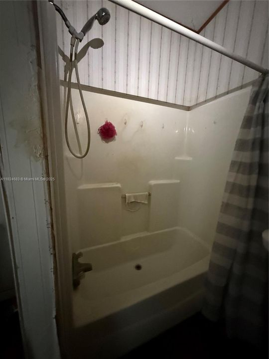 最近售出: $169,999 (3 贝兹, 2 浴室, 0 平方英尺)