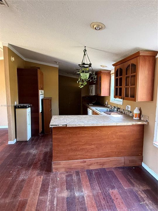 最近售出: $169,999 (3 贝兹, 2 浴室, 0 平方英尺)