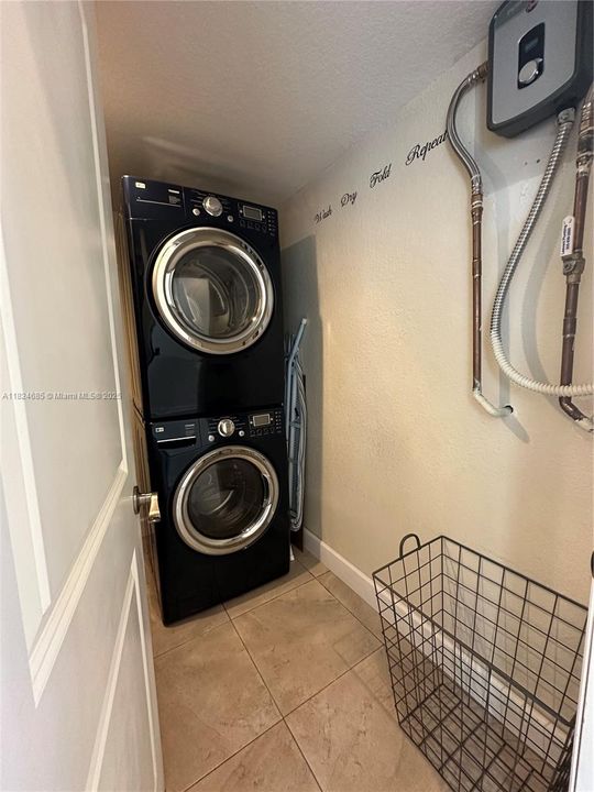 На продажу: $699,900 (2 спален, 2 ванн, 1362 Квадратных фут)