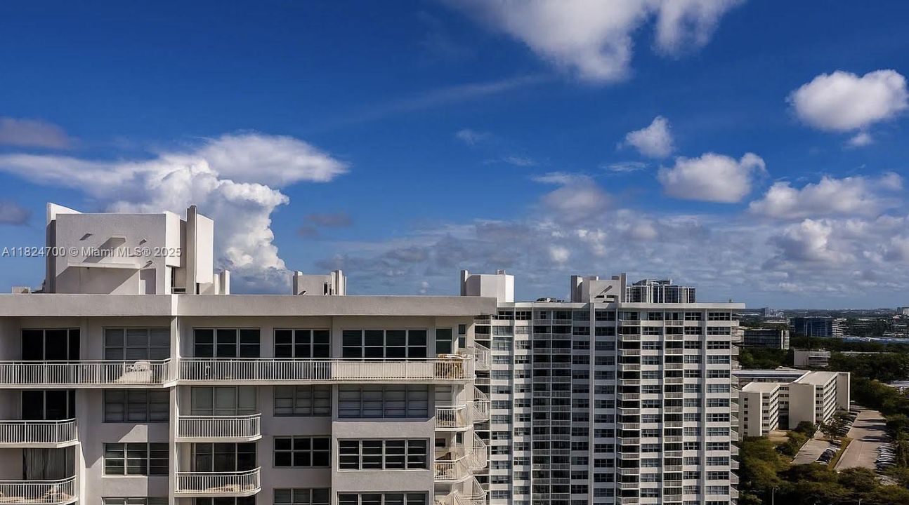 На продажу: $320,000 (2 спален, 2 ванн, 1232 Квадратных фут)