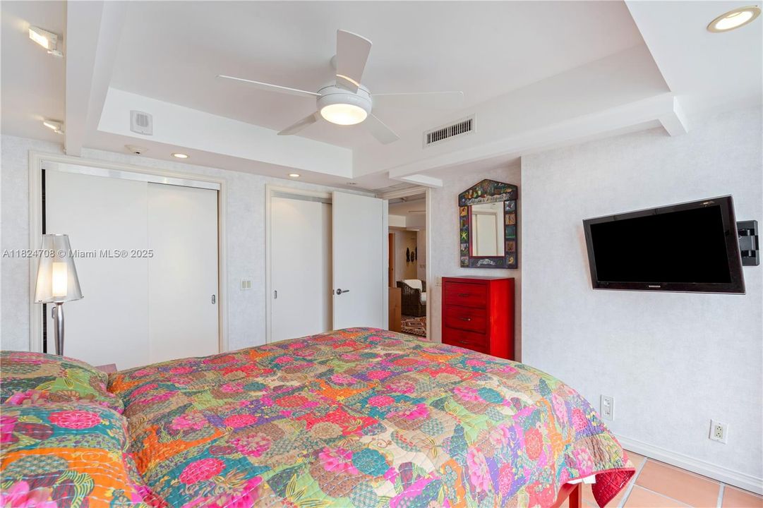 待售: $3,395,000 (6 贝兹, 5 浴室, 4902 平方英尺)