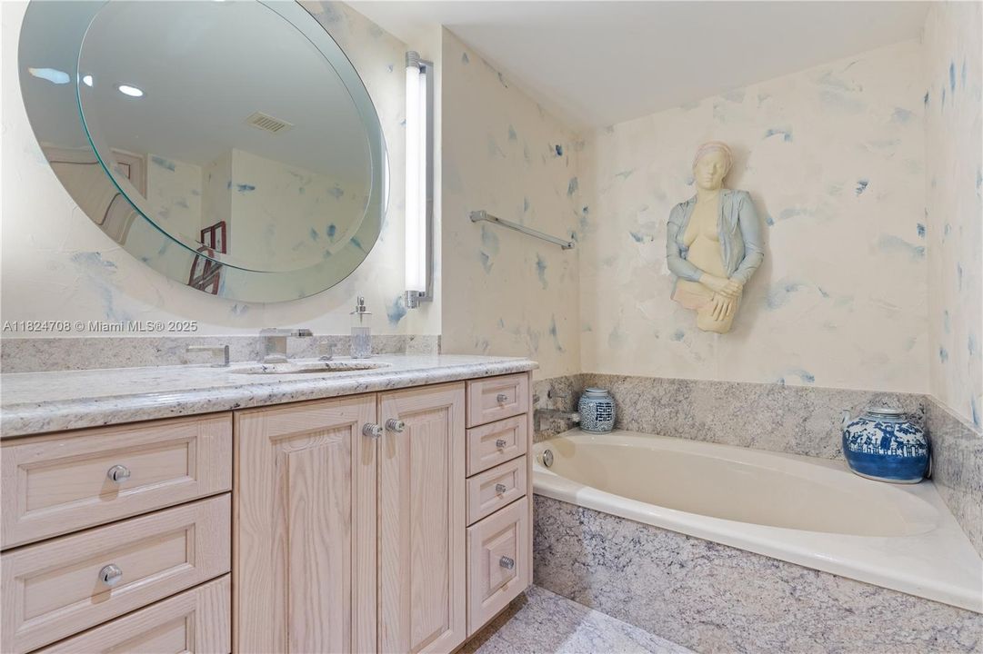 待售: $3,395,000 (6 贝兹, 5 浴室, 4902 平方英尺)