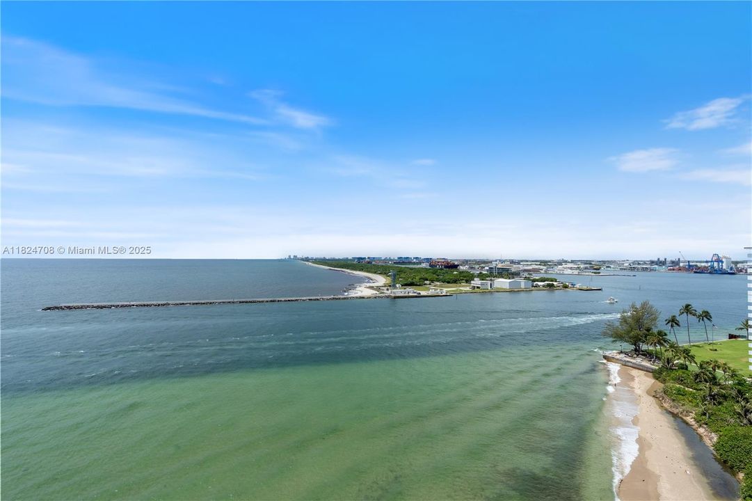 待售: $3,395,000 (6 贝兹, 5 浴室, 4902 平方英尺)