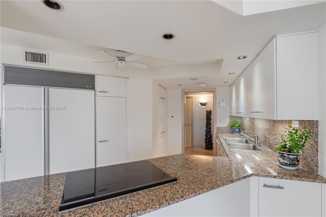 待售: $3,395,000 (6 贝兹, 5 浴室, 4902 平方英尺)