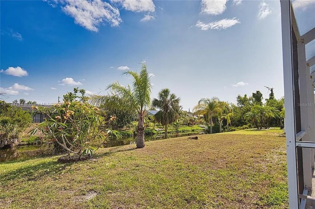 На продажу: $55,000 (0.17 acres)