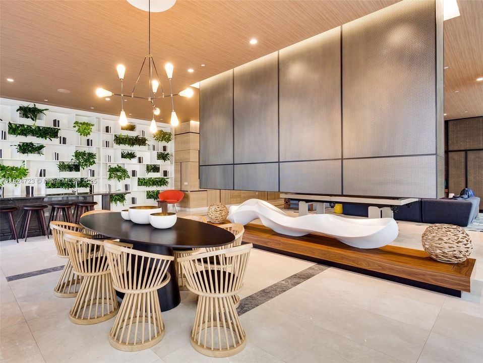 Vendido Recientemente: $535,000 (1 camas, 1 baños, 620 Pies cuadrados)