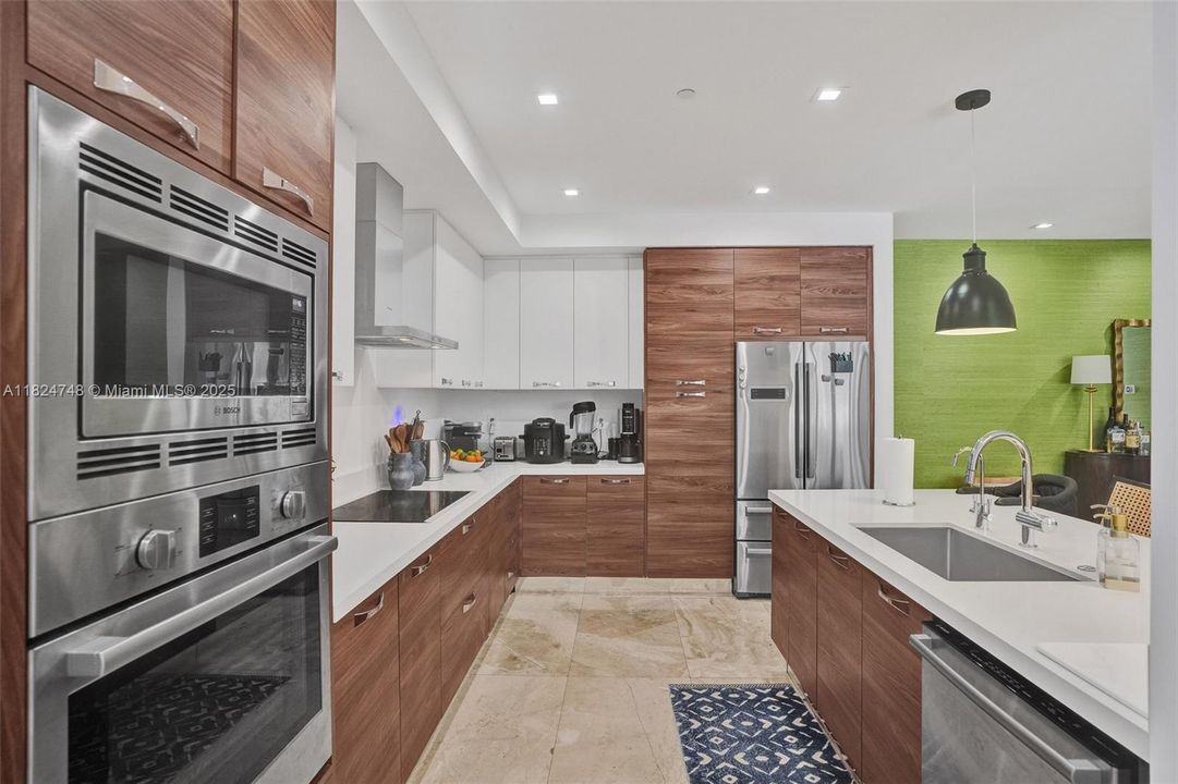 Active With Contract: $2,775,000 (3 beds, 3 baths, 2422 Square Feet)