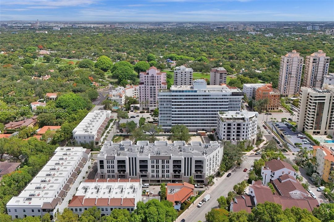 Active With Contract: $2,775,000 (3 beds, 3 baths, 2422 Square Feet)