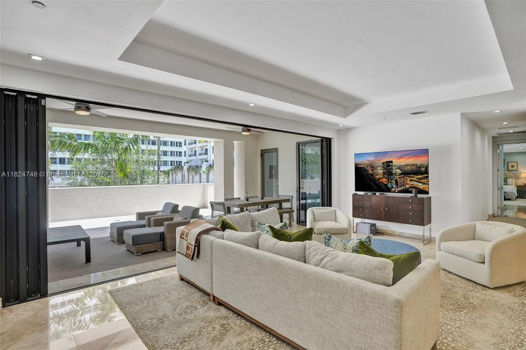 Active With Contract: $2,775,000 (3 beds, 3 baths, 2422 Square Feet)