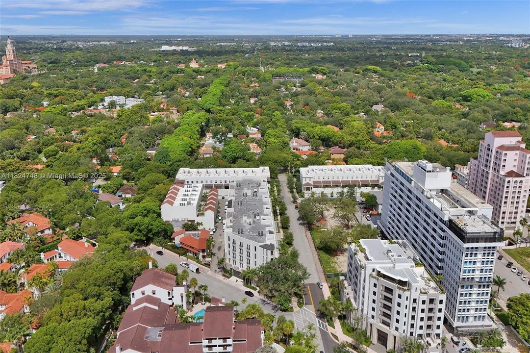 Active With Contract: $2,775,000 (3 beds, 3 baths, 2422 Square Feet)