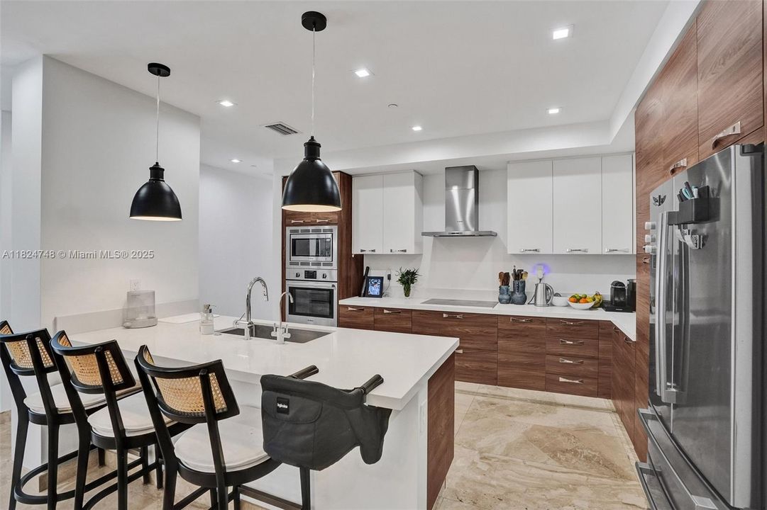 Active With Contract: $2,775,000 (3 beds, 3 baths, 2422 Square Feet)