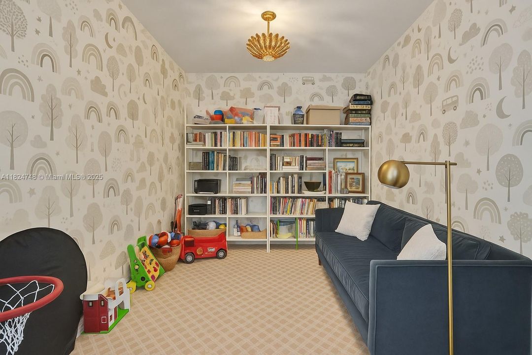 Active With Contract: $2,775,000 (3 beds, 3 baths, 2422 Square Feet)