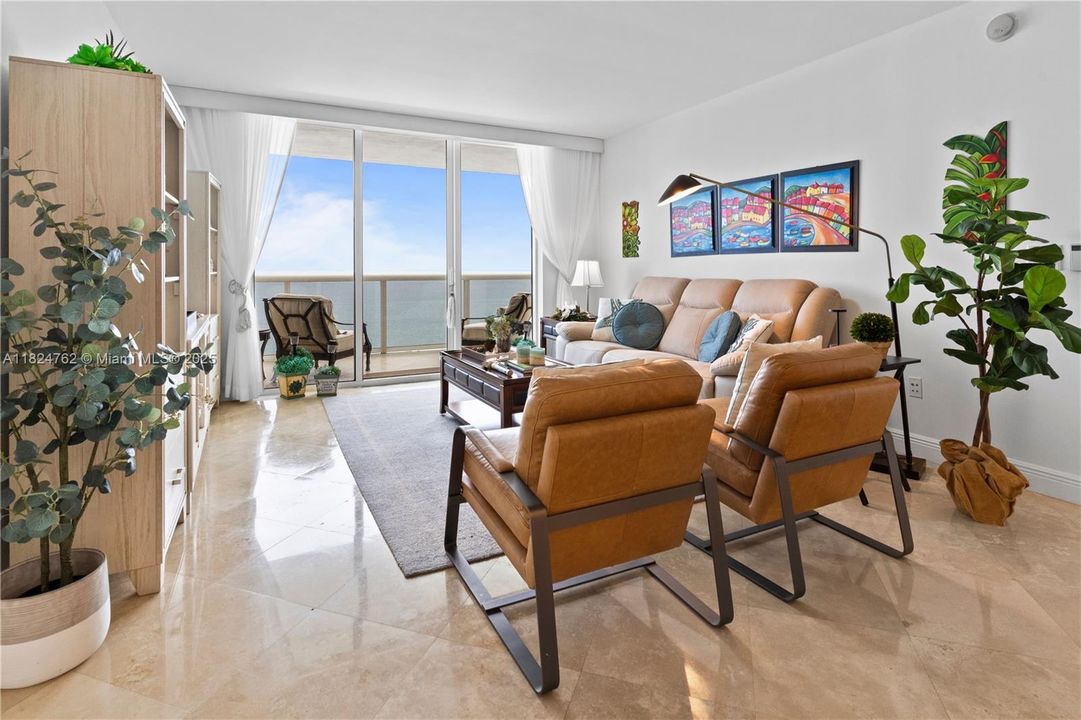 Active With Contract: $7,200 (3 beds, 3 baths, 1841 Square Feet)