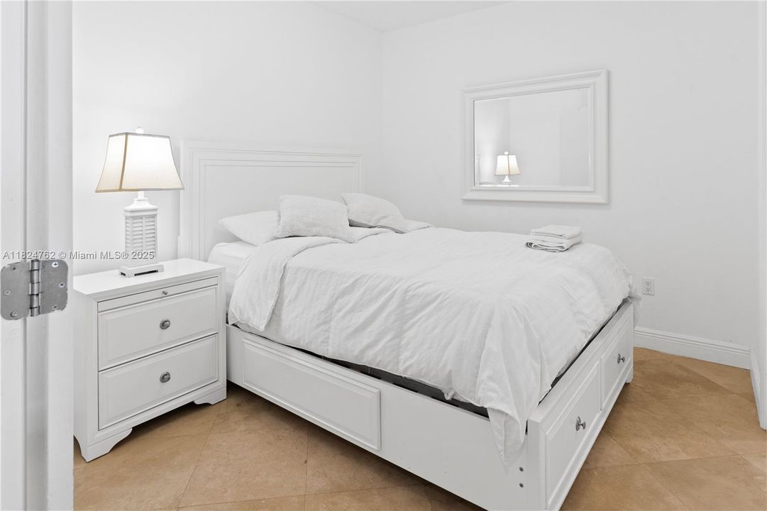 Active With Contract: $7,200 (3 beds, 3 baths, 1841 Square Feet)