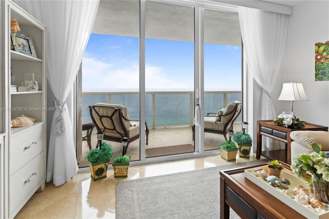 Active With Contract: $7,200 (3 beds, 3 baths, 1841 Square Feet)