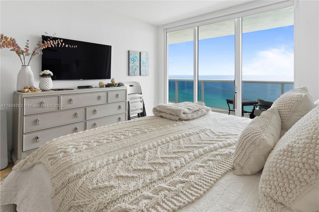 Active With Contract: $7,200 (3 beds, 3 baths, 1841 Square Feet)