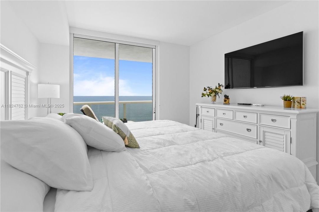 Active With Contract: $7,200 (3 beds, 3 baths, 1841 Square Feet)