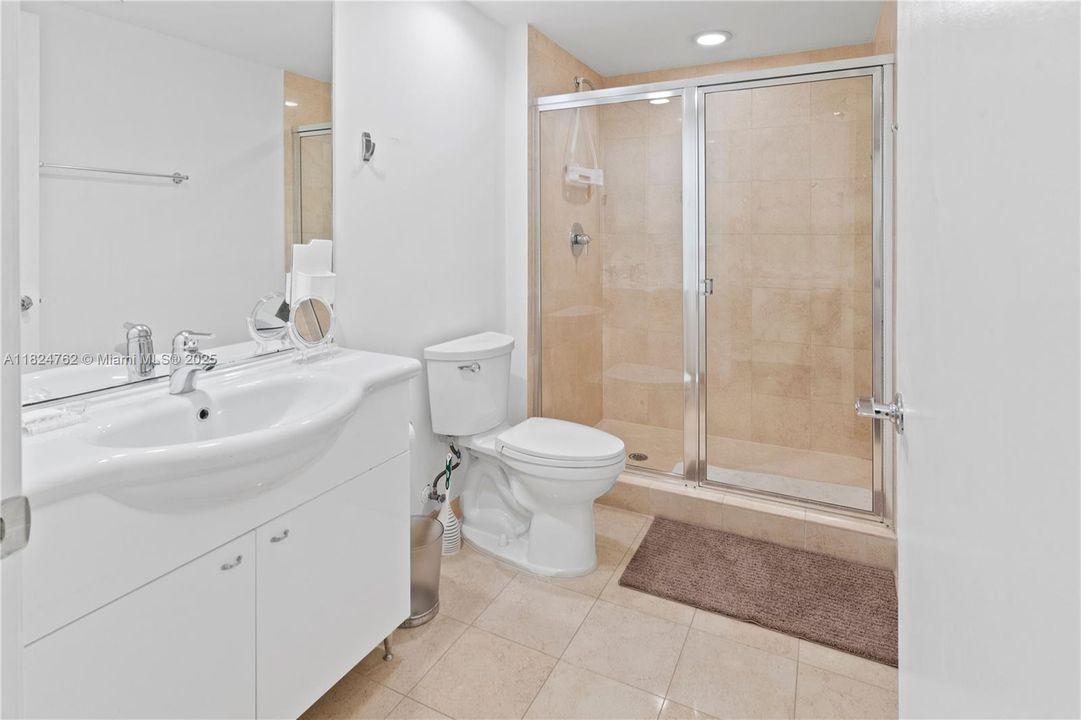 Active With Contract: $7,200 (3 beds, 3 baths, 1841 Square Feet)