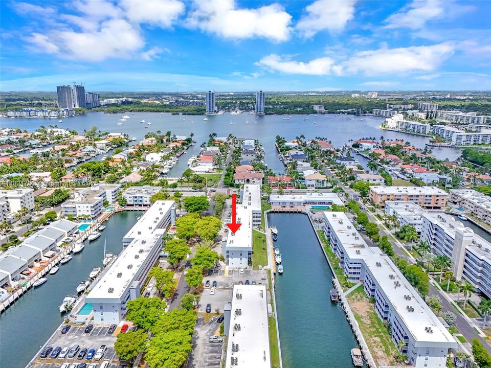 For Sale: $210,000 (2 beds, 2 baths, 1110 Square Feet)