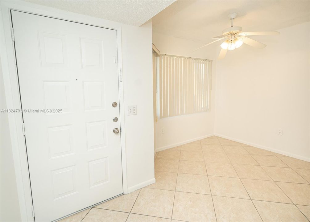 Recently Sold: $220,000 (2 beds, 2 baths, 1364 Square Feet)