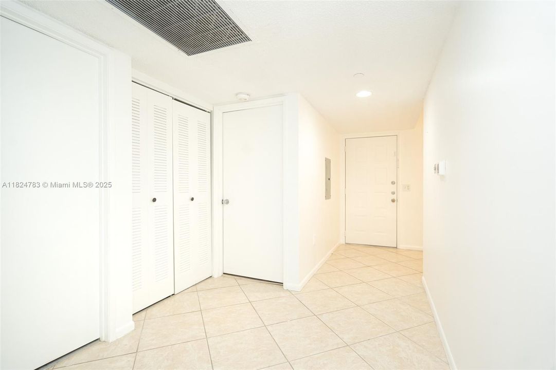 Recently Sold: $220,000 (2 beds, 2 baths, 1364 Square Feet)