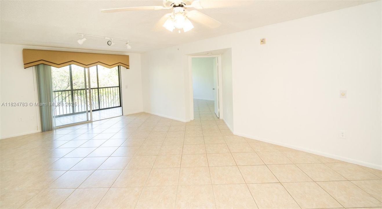 Recently Sold: $220,000 (2 beds, 2 baths, 1364 Square Feet)