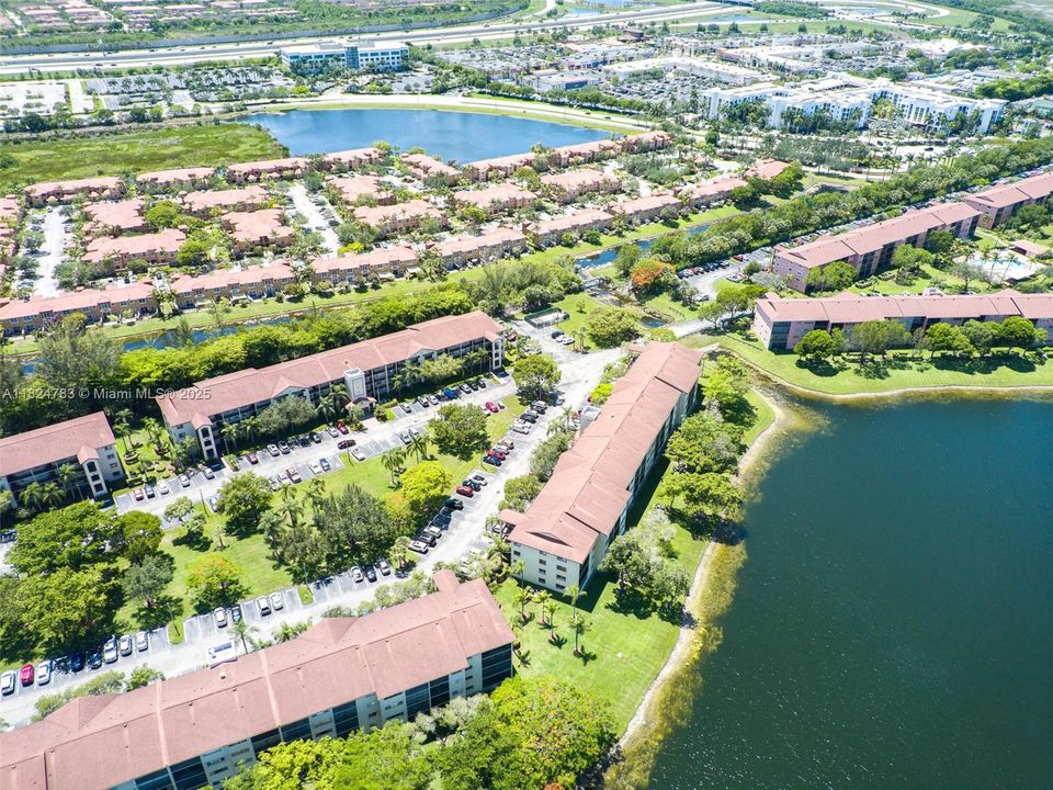 Recently Sold: $220,000 (2 beds, 2 baths, 1364 Square Feet)