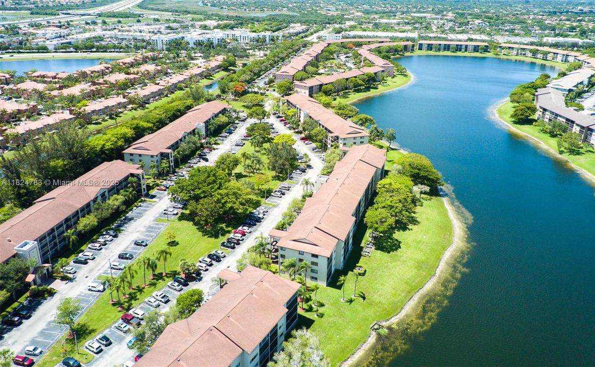 Recently Sold: $220,000 (2 beds, 2 baths, 1364 Square Feet)