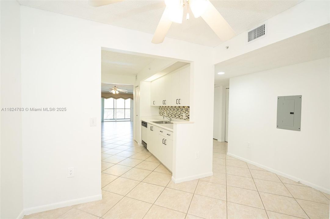Recently Sold: $220,000 (2 beds, 2 baths, 1364 Square Feet)
