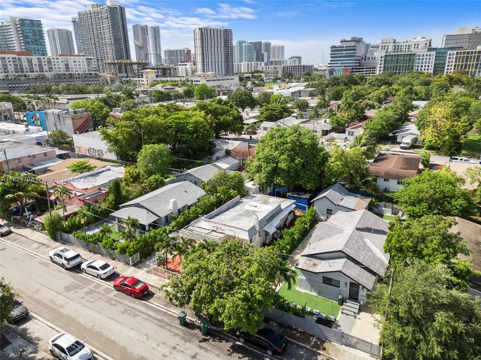 На продажу: $1,200,000 (3 спален, 2 ванн, 1583 Квадратных фут)