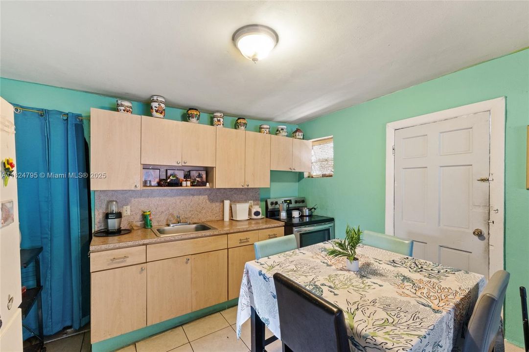 На продажу: $1,200,000 (3 спален, 2 ванн, 1583 Квадратных фут)