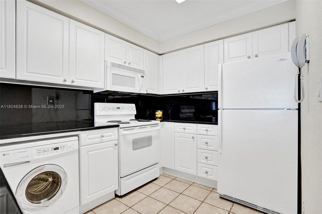 最近售出: $282,000 (0 贝兹, 1 浴室, 590 平方英尺)