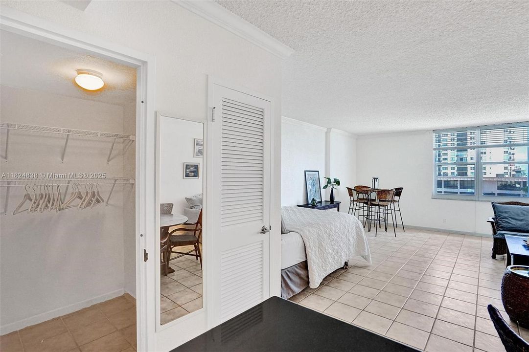 最近售出: $282,000 (0 贝兹, 1 浴室, 590 平方英尺)