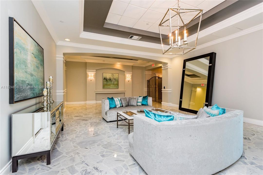 最近售出: $282,000 (0 贝兹, 1 浴室, 590 平方英尺)