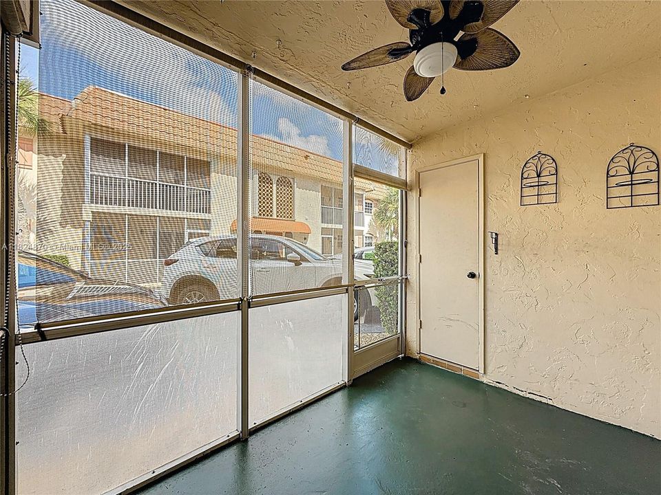 Recently Sold: $142,000 (1 beds, 1 baths, 750 Square Feet)