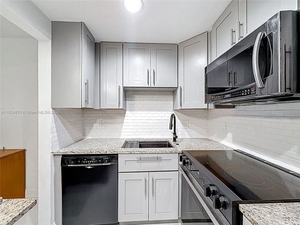 Recently Sold: $142,000 (1 beds, 1 baths, 750 Square Feet)