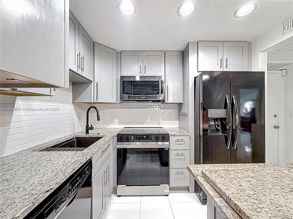 Recently Sold: $142,000 (1 beds, 1 baths, 750 Square Feet)