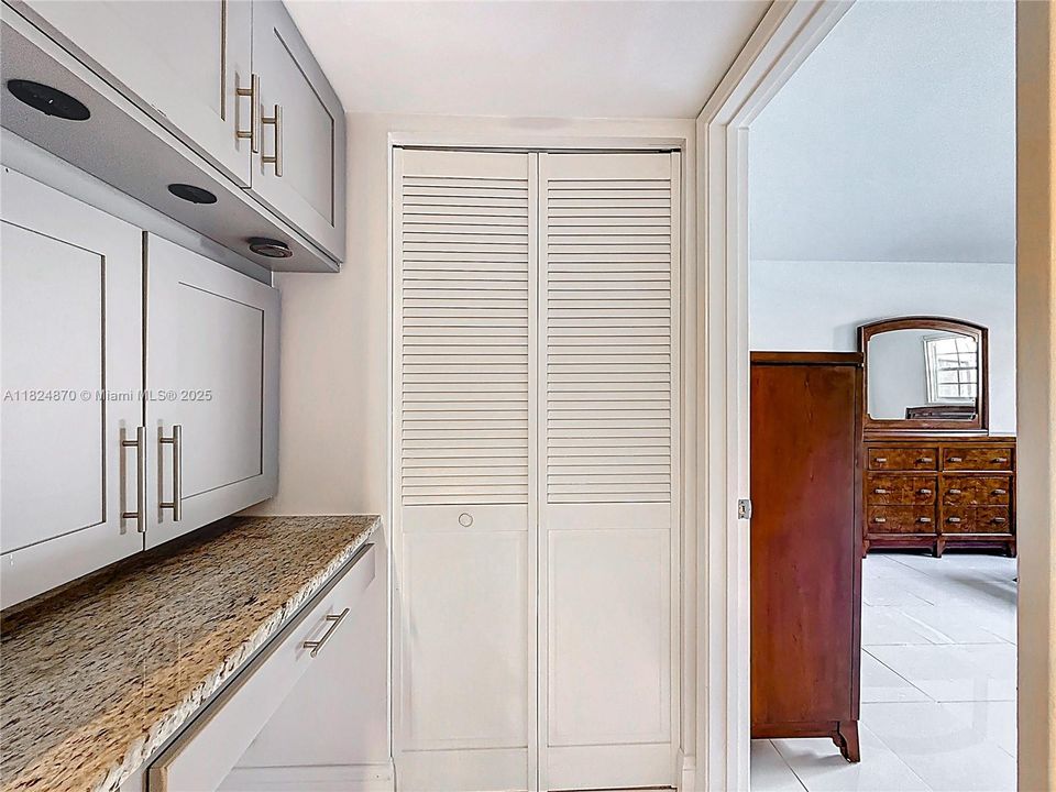 Recently Sold: $142,000 (1 beds, 1 baths, 750 Square Feet)