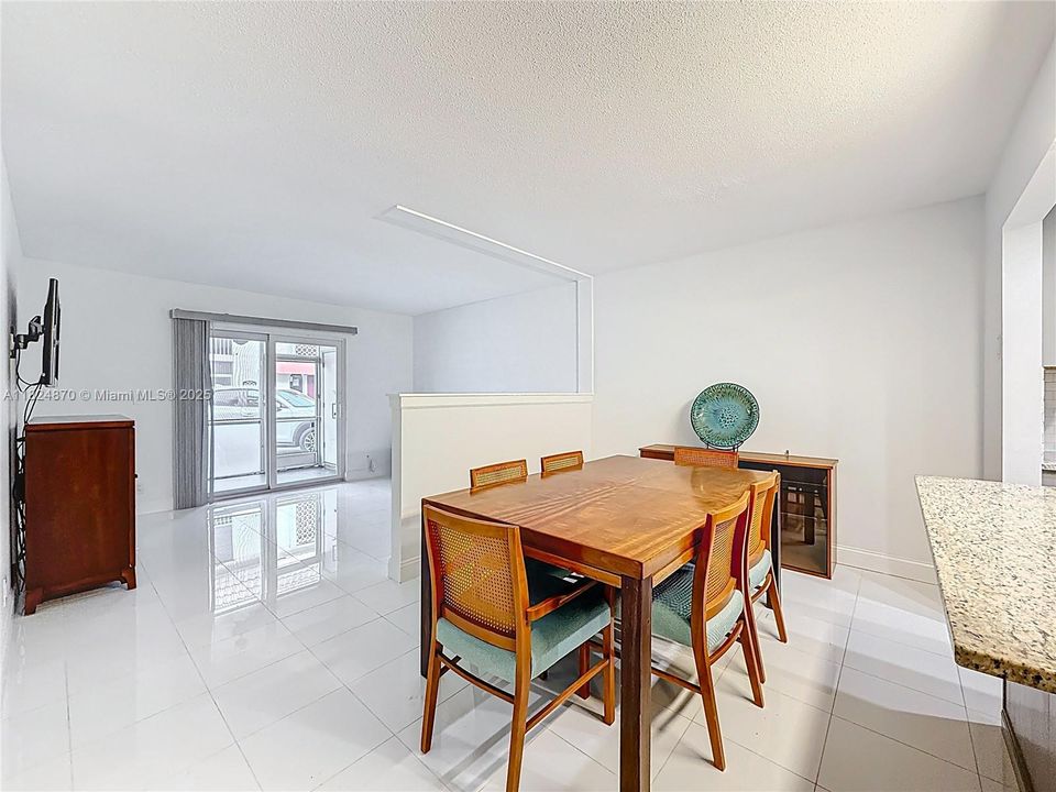 Recently Sold: $142,000 (1 beds, 1 baths, 750 Square Feet)