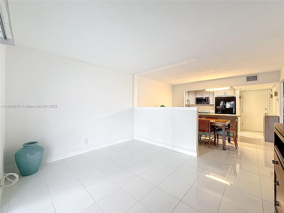 Recently Sold: $142,000 (1 beds, 1 baths, 750 Square Feet)