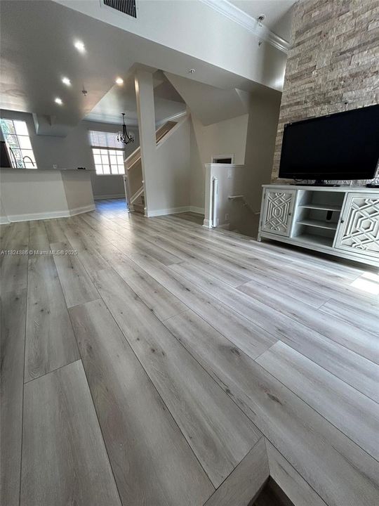 Недавно продано: $500,000 (2 спален, 2 ванн, 1270 Квадратных фут)