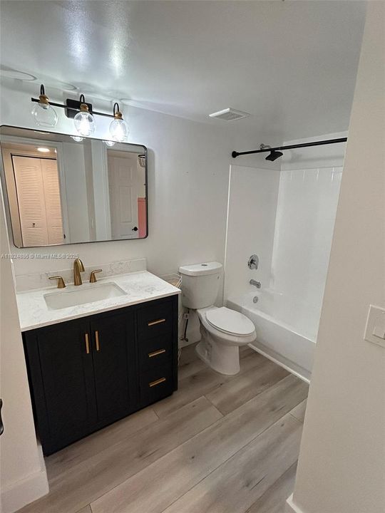 Недавно продано: $500,000 (2 спален, 2 ванн, 1270 Квадратных фут)