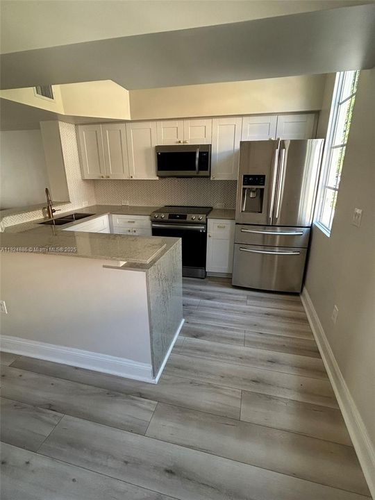 Недавно продано: $500,000 (2 спален, 2 ванн, 1270 Квадратных фут)