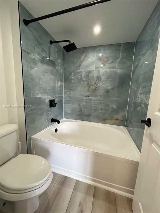 Недавно продано: $500,000 (2 спален, 2 ванн, 1270 Квадратных фут)