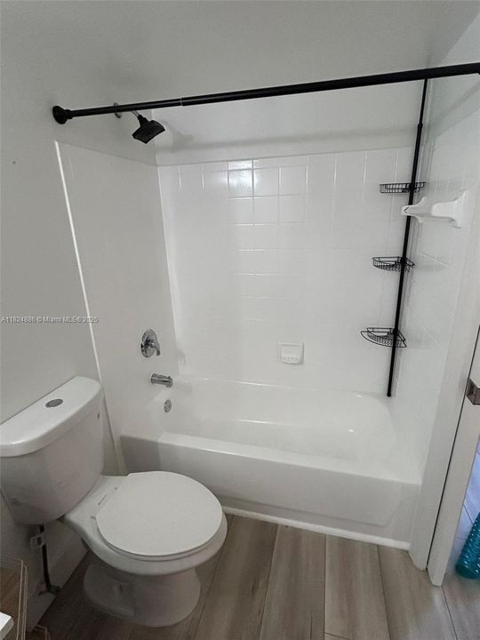 Недавно продано: $500,000 (2 спален, 2 ванн, 1270 Квадратных фут)