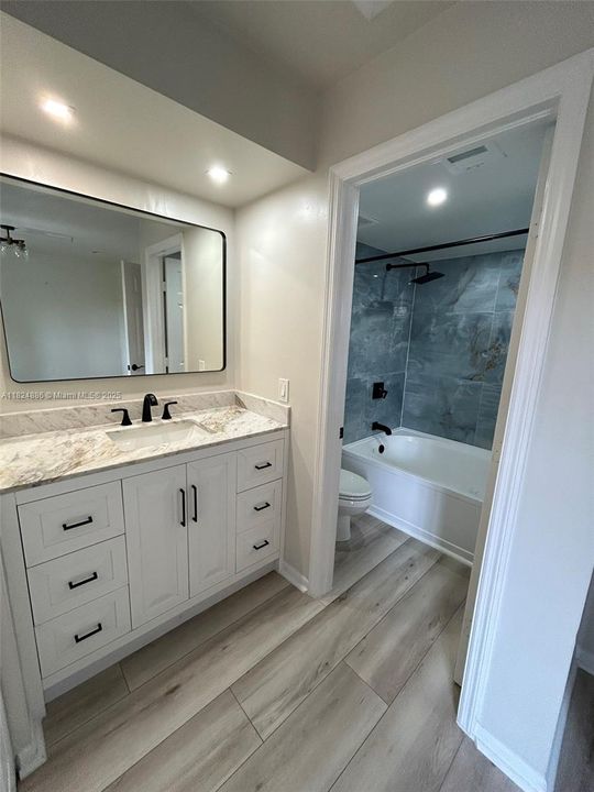 Недавно продано: $500,000 (2 спален, 2 ванн, 1270 Квадратных фут)