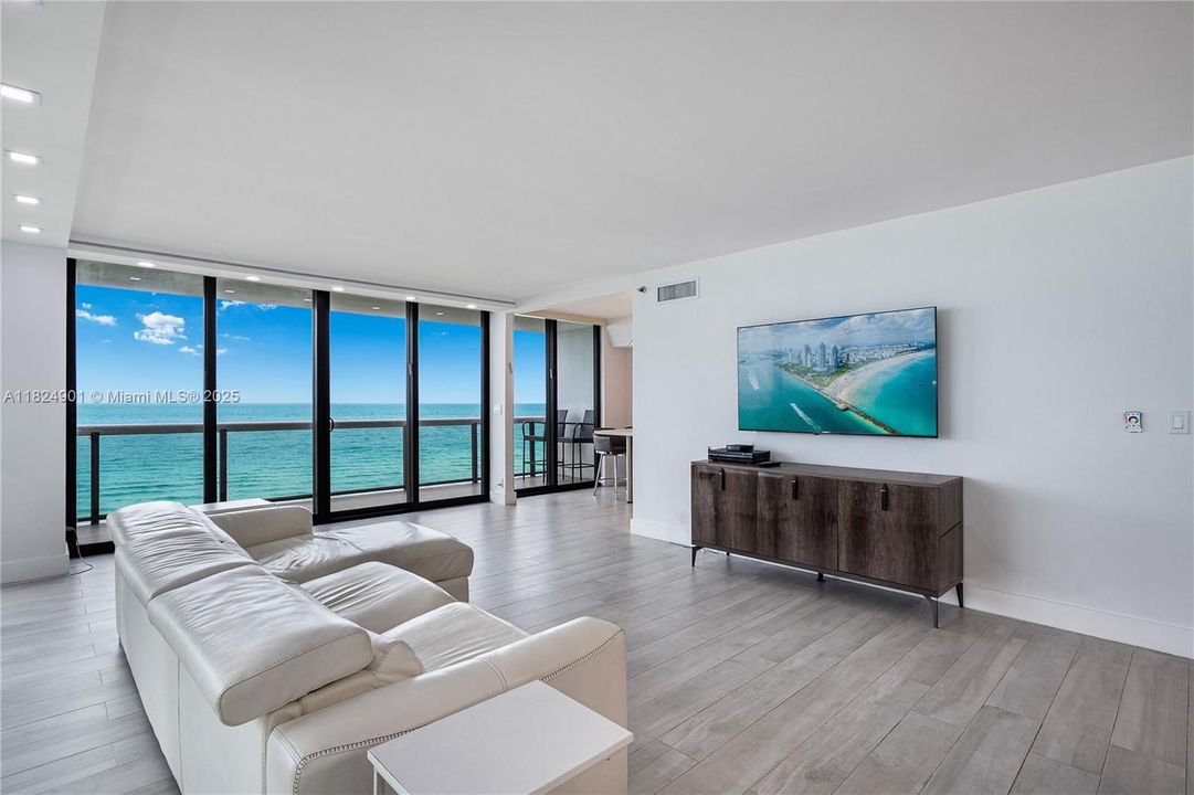 For Sale: $2,599,999 (2 beds, 2 baths, 1560 Square Feet)