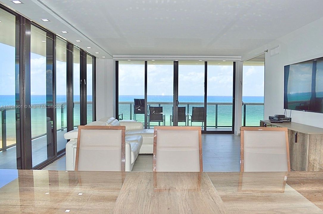 For Sale: $2,599,999 (2 beds, 2 baths, 1560 Square Feet)