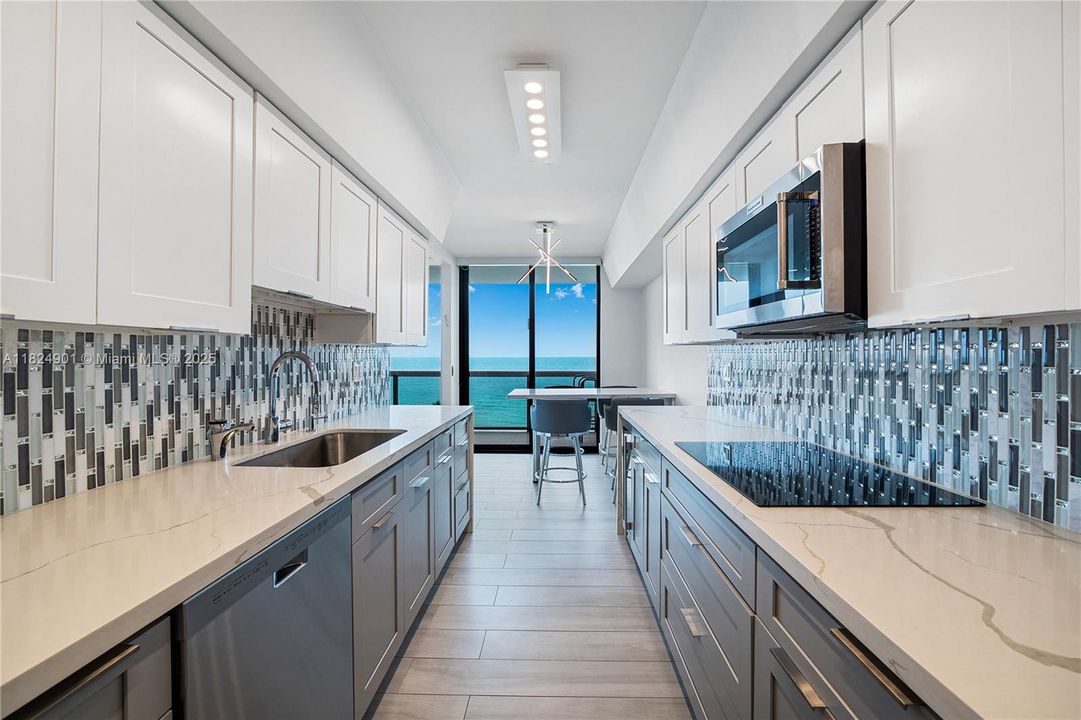 For Sale: $2,599,999 (2 beds, 2 baths, 1560 Square Feet)