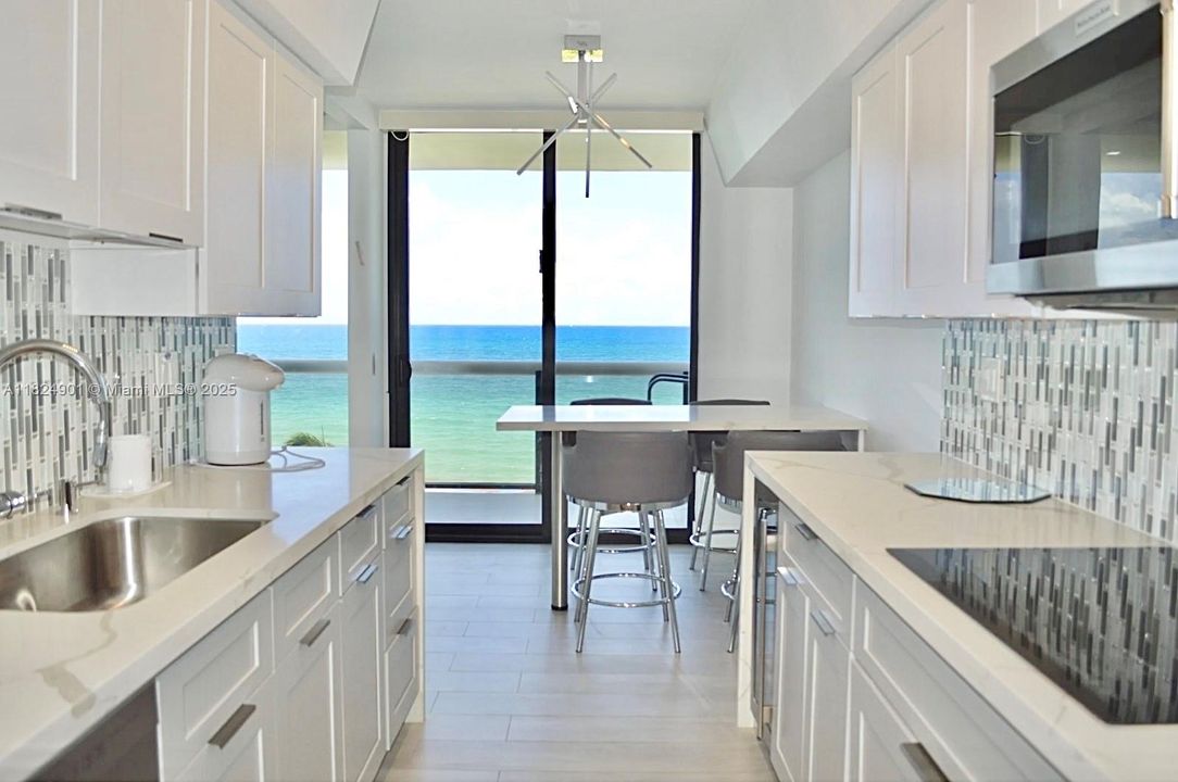 For Sale: $2,599,999 (2 beds, 2 baths, 1560 Square Feet)